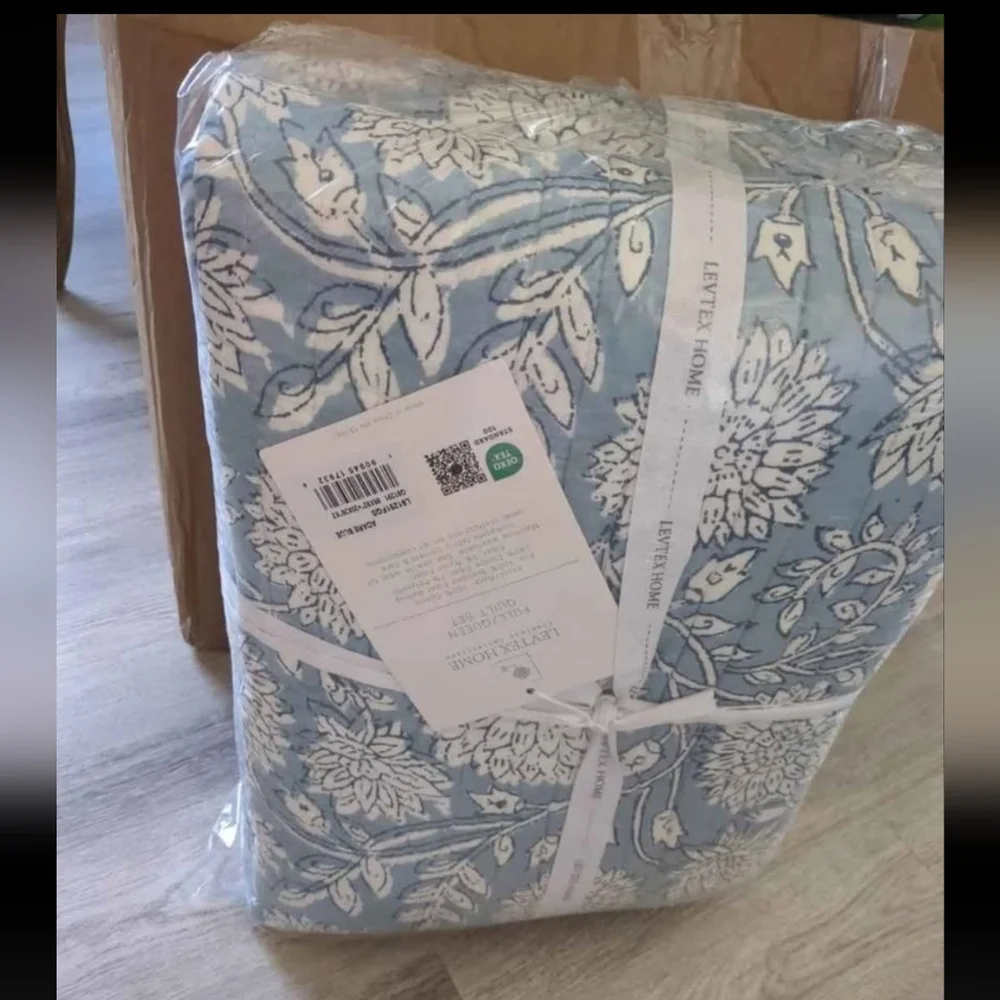 Levtex Home Adare Blue Reversible Full/Queen Quilt Set (88x92in)  2 Pillow Shams